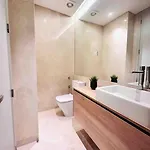 Marques De Pombal Flat Great Locations Center B דירה