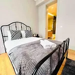 Marques De Pombal Flat Great Locations Center B